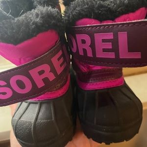 Sorel baby/toddler snow boots size 5